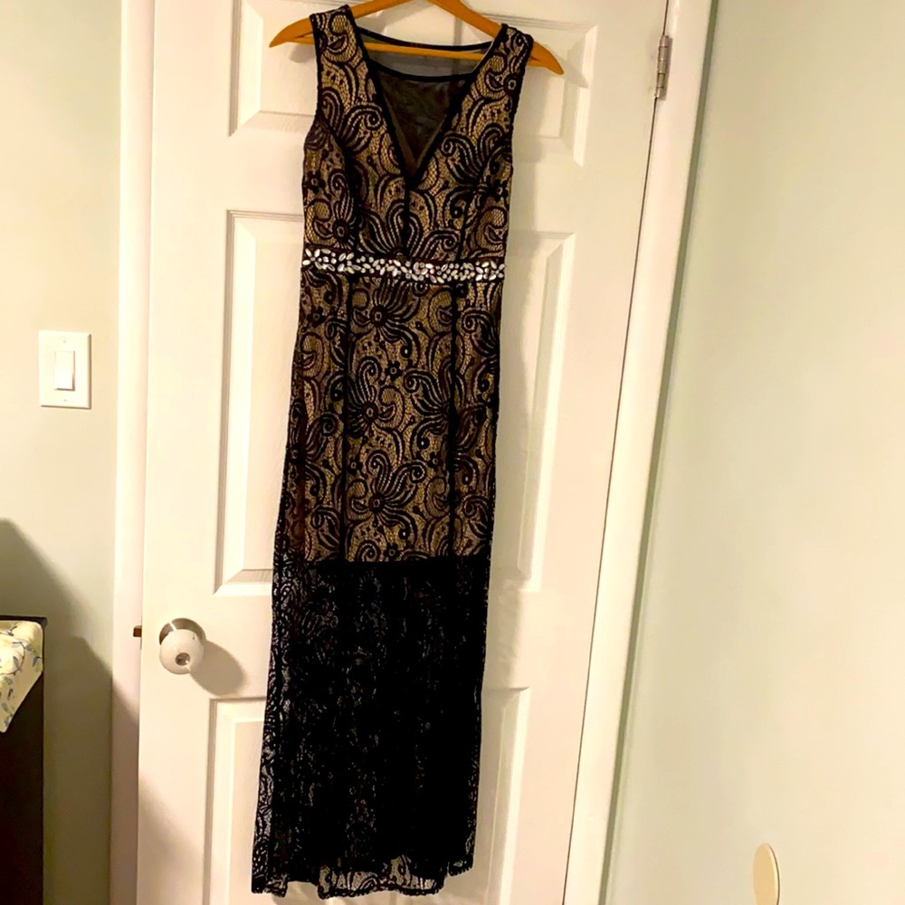 Enfocus Studio Size 6 Long Black Party Dress